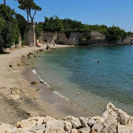 Gliu Vico 3*